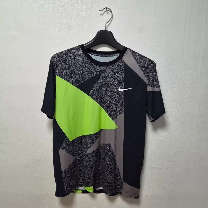 [BUNJANG] Nike Men's Short Sleeve T-Shirt Size 100 / 나이키 반팔 티셔츠 남성 100