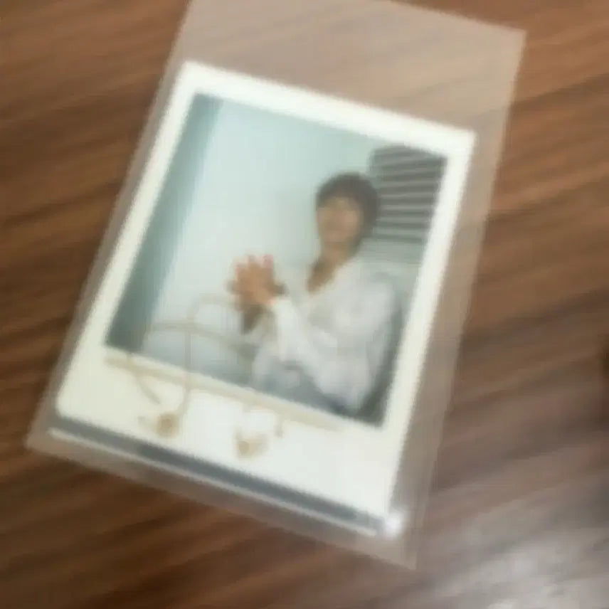 [BUNJANG] Song Joong Ki Autographed Polaroid Photo / 배우 송중기 친필싸인 사인 폴라로이드 싸인폴라 싸폴 양도합니다