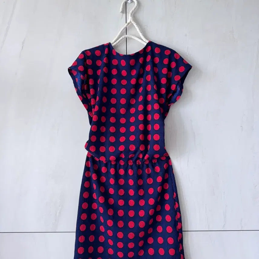 [BUNJANG] BCBGMAXAZRIA Navy Red Dot Dress - Size S / 새상품 컨디션 BCBGMAXAZRIA 네이비 레드 도트 원피스 S(44,