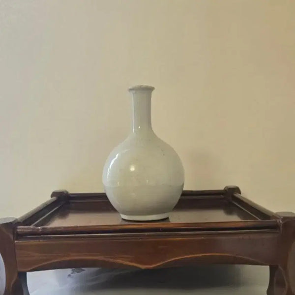 [BUNJANG] Late Joseon Dynasty Celadon White Porcelain Vase (18th-19th Century) / 제목: [골동품] 연대 좋은 조선후기 순백자 무지 주병