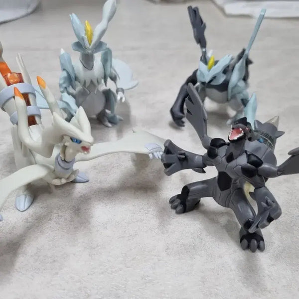 [BUNJANG] Pokemon Reshiram, Zekrom, Black Kyurem, White Kyurem Diorama Figure Set / 포켓몬 제크로무 레시라무 외 입체도감 일괄 판매 합니다