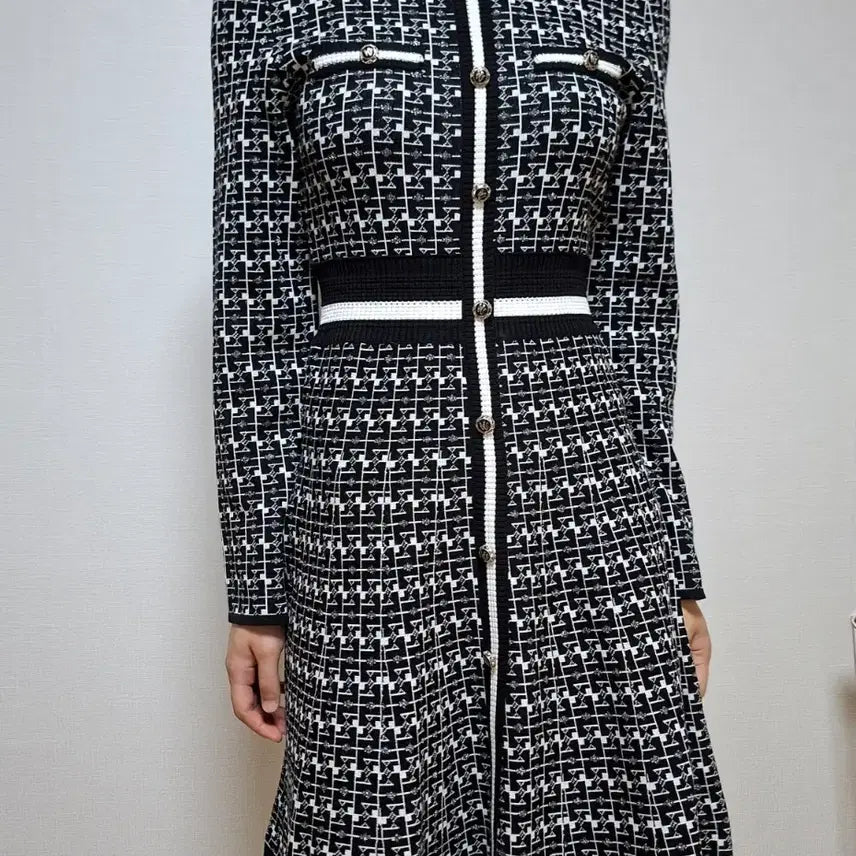 [BUNJANG] High Quality Black & White Pattern Dress / 고퀄 원피스