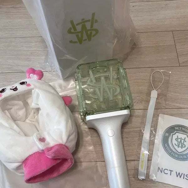 [BUNJANG] NCT WISH Official Lightstick Newmeum+Pangi Cape Set / NCT WISH 응원봉 뉴믐+팡이케이프 세트