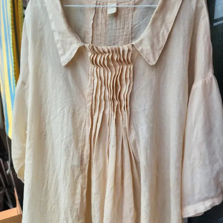 [BUNJANG] Second Hotel Ramie Frill Detail Blouse / 라미 소재 블라우스