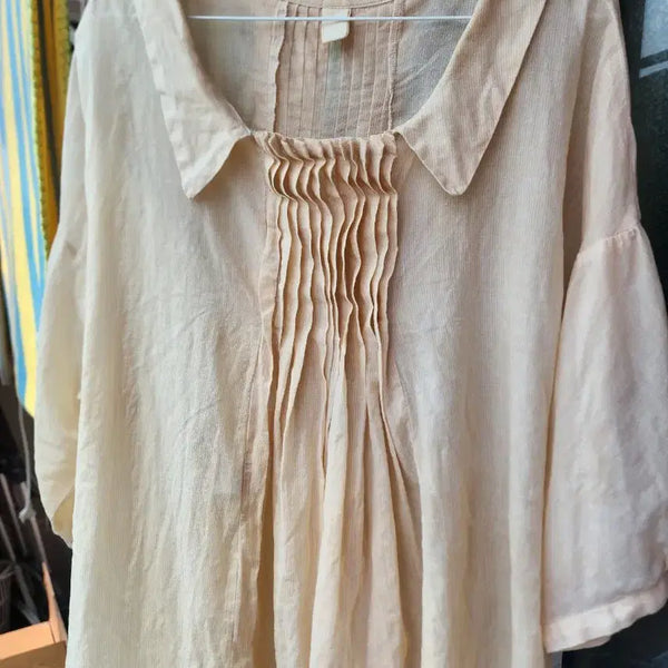 [BUNJANG] Second Hotel Ramie Frill Detail Blouse / 라미 소재 블라우스