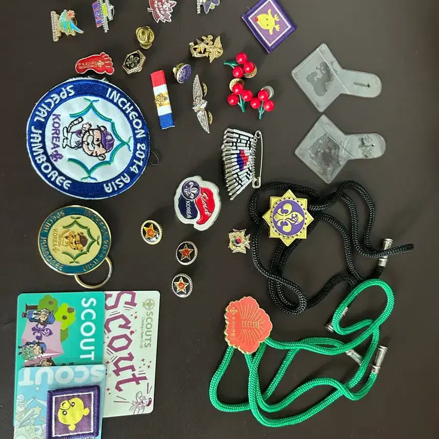[BUNJANG] Scout Commemorative Badge and Emblem Set / 스카우트 기념 뱃지 세트 앰블럼 포함