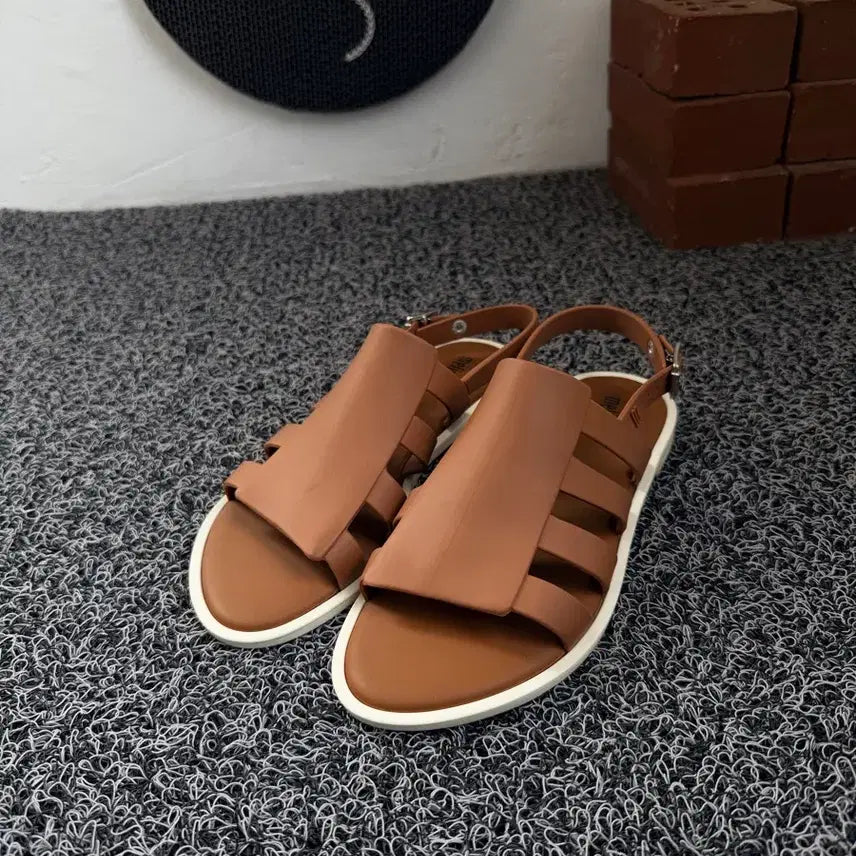 [BUNJANG] Melissa Brown Strappy Gladiator Jelly Sandals / 멜리사 젤리 샌들 브라운