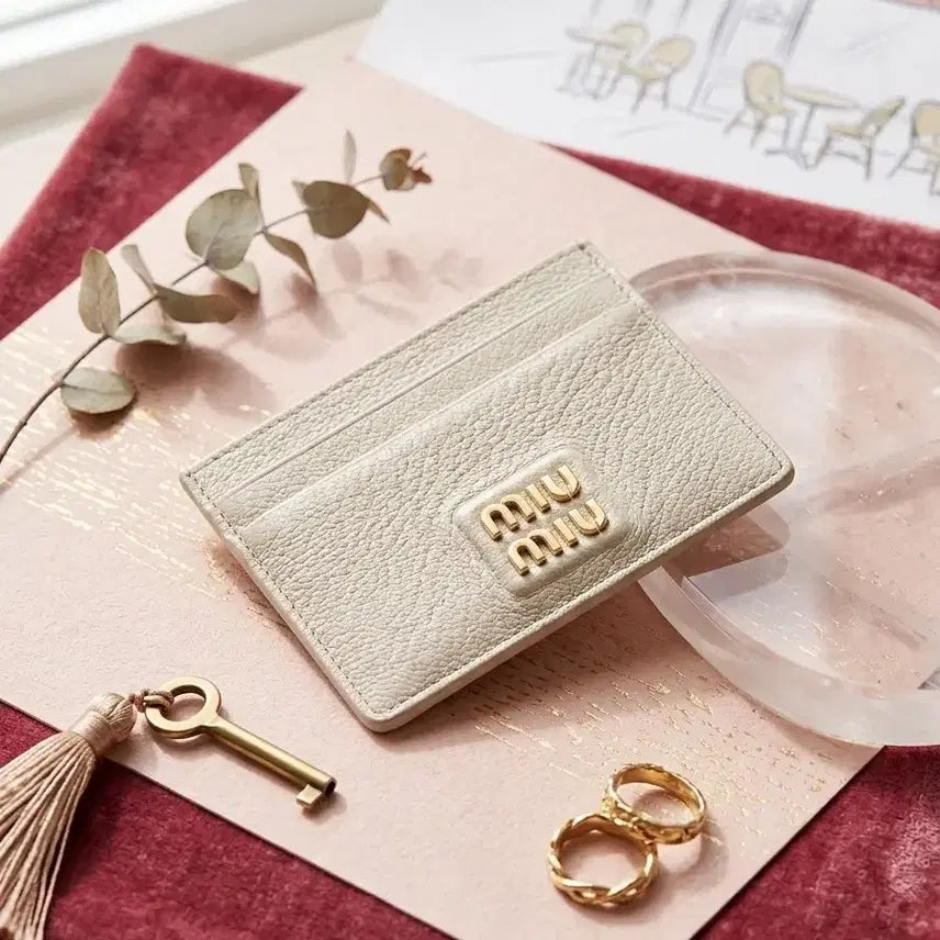 [BUNJANG] Miu Miu Metal Lettering Logo Leather Card Holder / [정품] Miu Miu 메탈 레터링 로고 가죽 카드 홀더