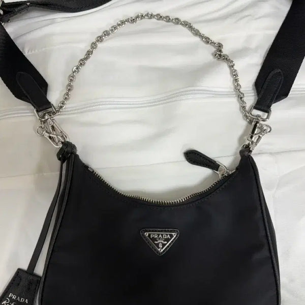 [BUNJANG] Prada Re-Edition 2005 Re-Nylon Hobo Bag Black / 프라다 리에디션 2005 리나일론 호보백 블랙
