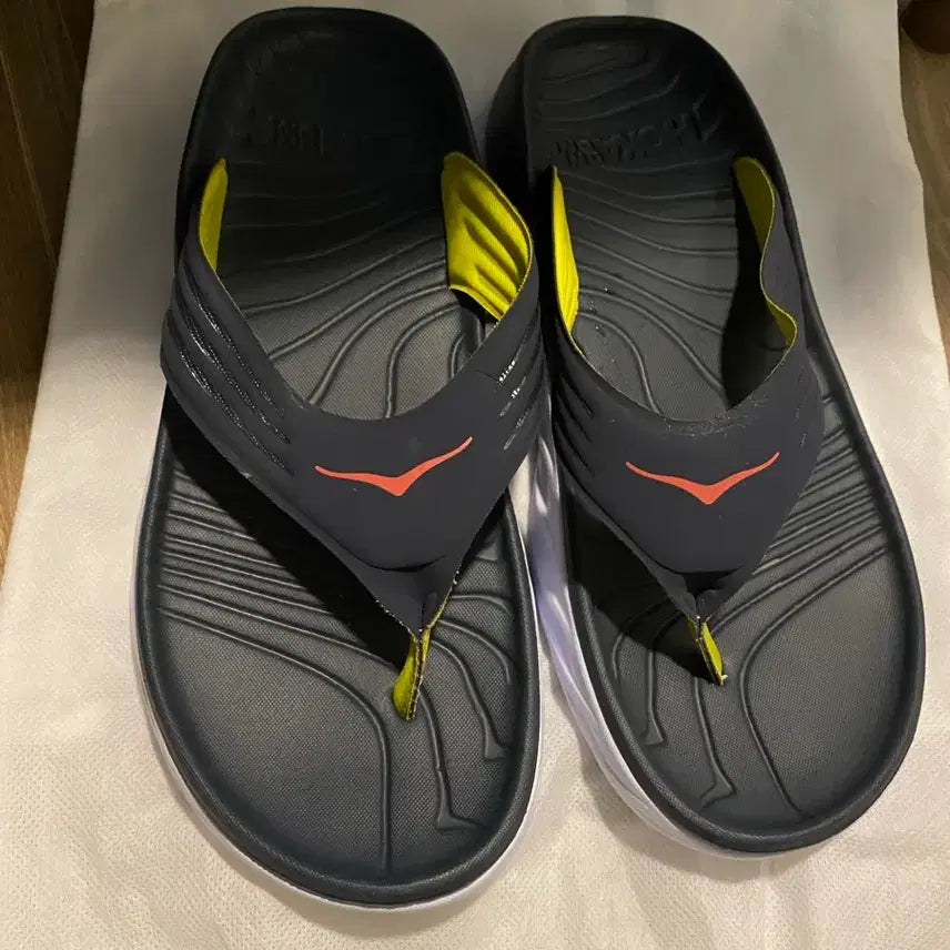 [BUNJANG] Hoka Ora Recovery Flip Dark Navy/Neon / 호카 오라 리커버리 플립