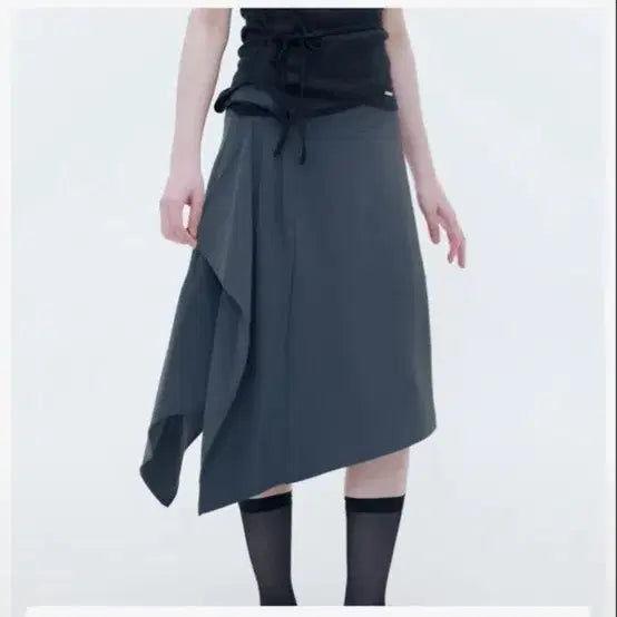 [BUNJANG] Miseki Seoul Charcoal Pleated Midi Skirt / 미세키서울 차콜 플리츠 미디 스커트