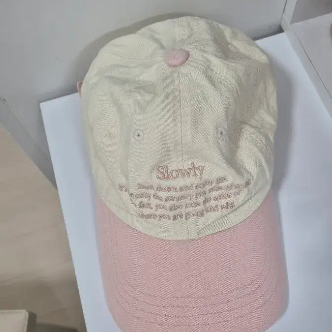 [BUNJANG] Slowly Embroidered Ball Cap / 핑크 아이보리 볼캡 모자