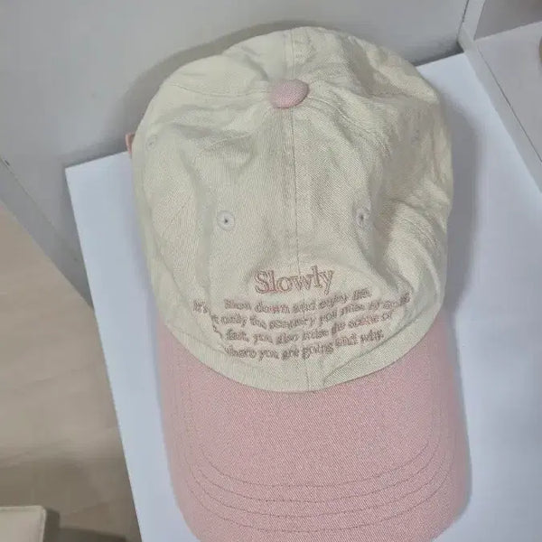 [BUNJANG] Slowly Embroidered Ball Cap / 핑크 아이보리 볼캡 모자