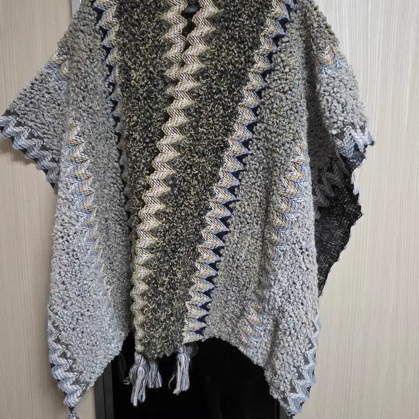 [BUNJANG] Pattern Knit Poncho/Cape / 패턴 니트 판초/망토 - 전혀 사용하지 않은 새 제품입니다.