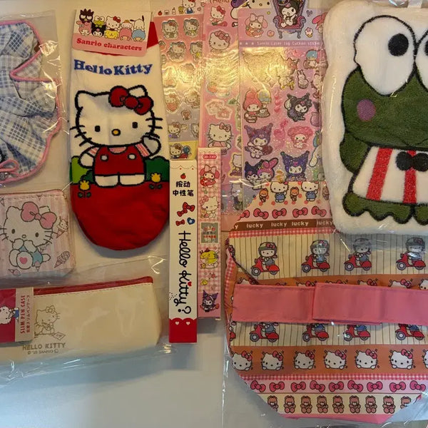 [BUNJANG] Sanrio Hello Kitty Goods Set (Pencil Case, Pouch, Socks, Stickers, etc.) / 산리오 헬로키티 굿즈 세트 (필통, 파우치, 양말, 스티커 등)
