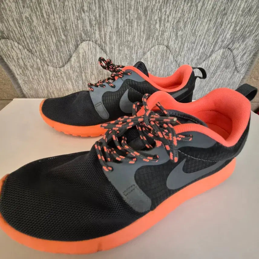 [BUNJANG] Nike Roshe Run Black/Orange Men's Shoes Size 270 / 235 나이키 로쉬런 검주 오렌지 270