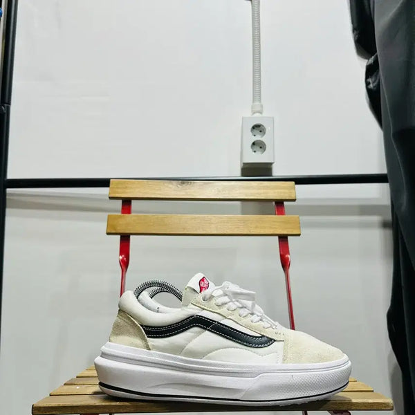 [BUNJANG] Vans ComfyCush Old Skool Overt CC Sneakers / 255) 반스 스니커즈 남성 컴피쿠시 올드스쿨 오버트 CC 화이트