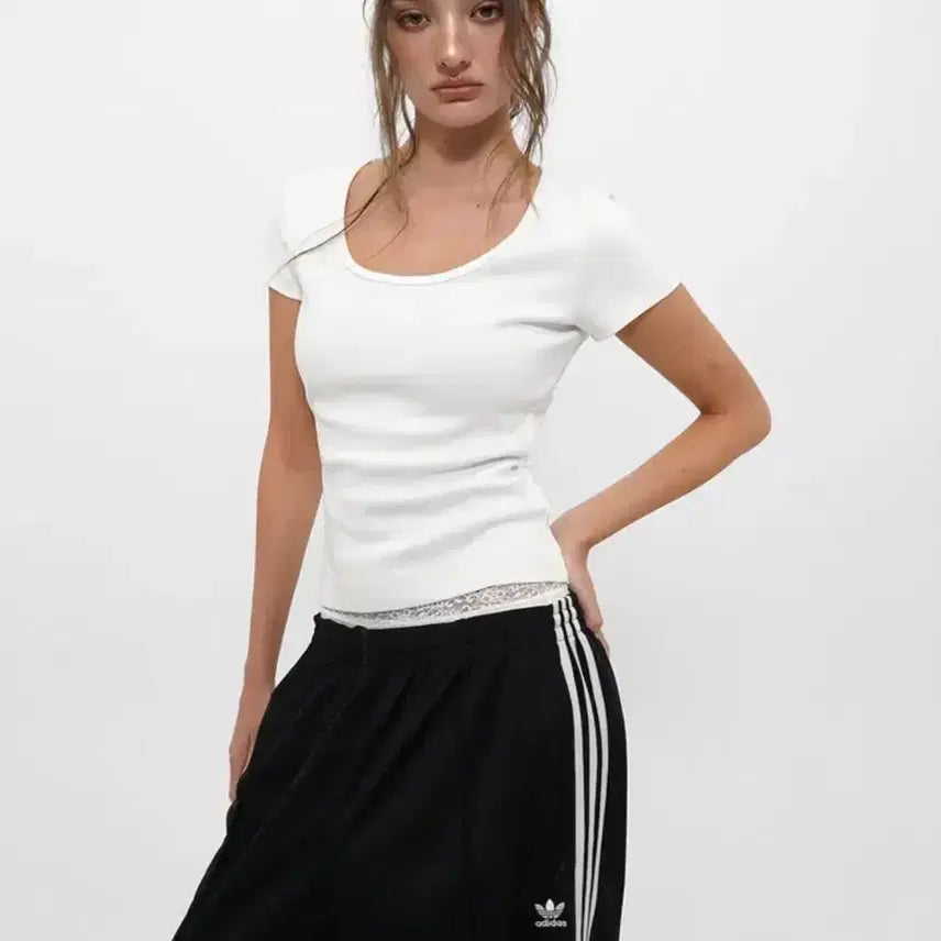 [BUNJANG] Black Up Standard Fit Slim U-Neck T-Shirt Ivory Gray S / 블랙업 스텐다드핏 슬림 유넥 반팔티 아이보리 그레이 s