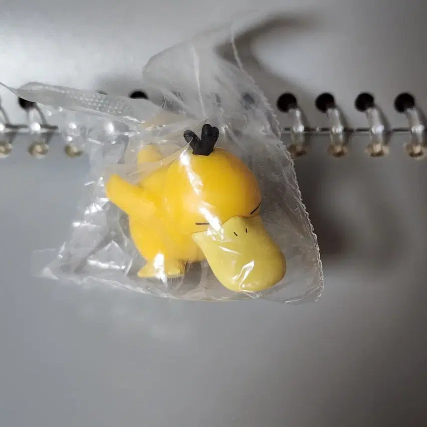 [BUNJANG] Pokemon Monster Ball Ice - Psyduck Figure / cu gs 포켓몬 몬스터볼 아이스 - 고라파덕