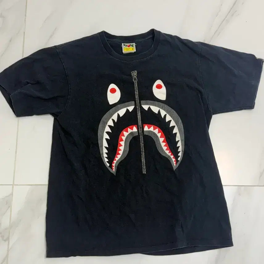 [BUNJANG] BAPE Shark T-Shirt / 베이프 샤크 반팔 m