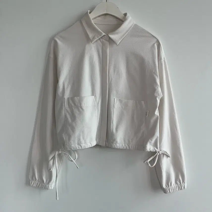 [BUNJANG] Andar White Cropped Shirt Jacket Size 4 / 안다르 화이트 크롭 셔츠 자켓 4사이즈