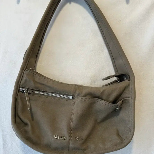 [BUNJANG] Matin Kim Zip Around Suede Shoulder Bag / Matin Kim 마뗑킴 집 어라운드 스웨이드 숄더백
