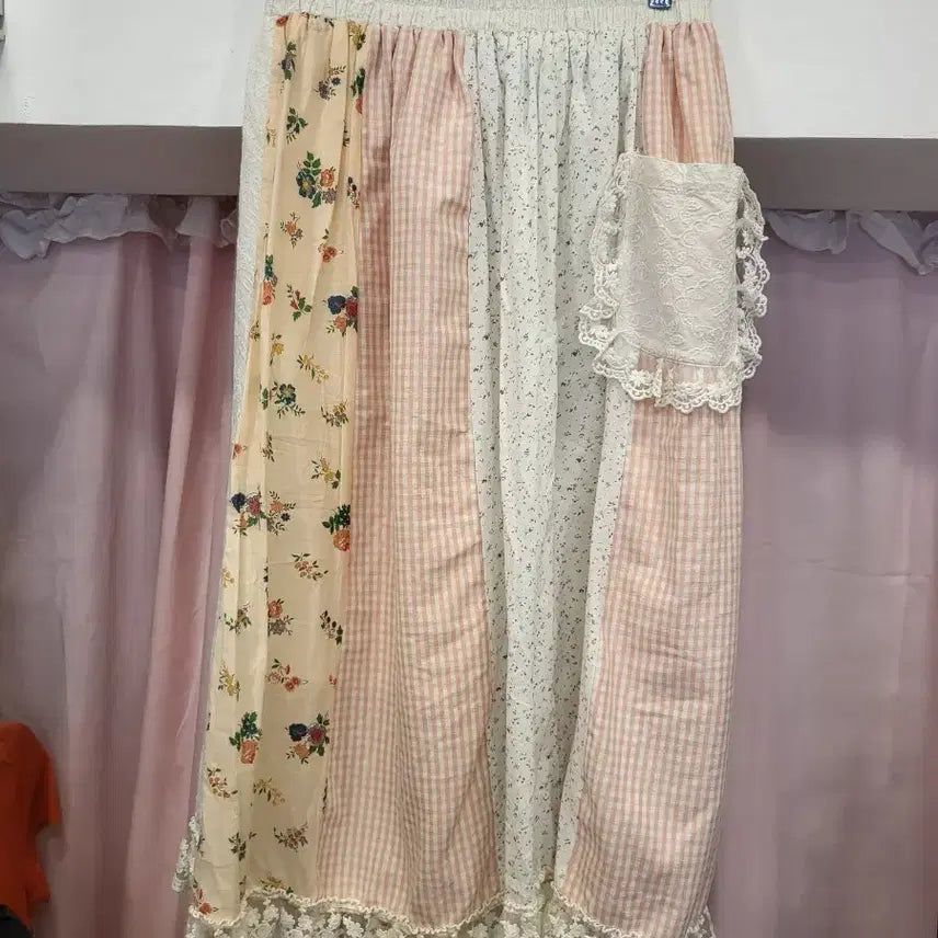 [BUNJANG] Patchwork Flower Pattern Long Skirt / 패치워크 플라워 패턴 롱 스커트