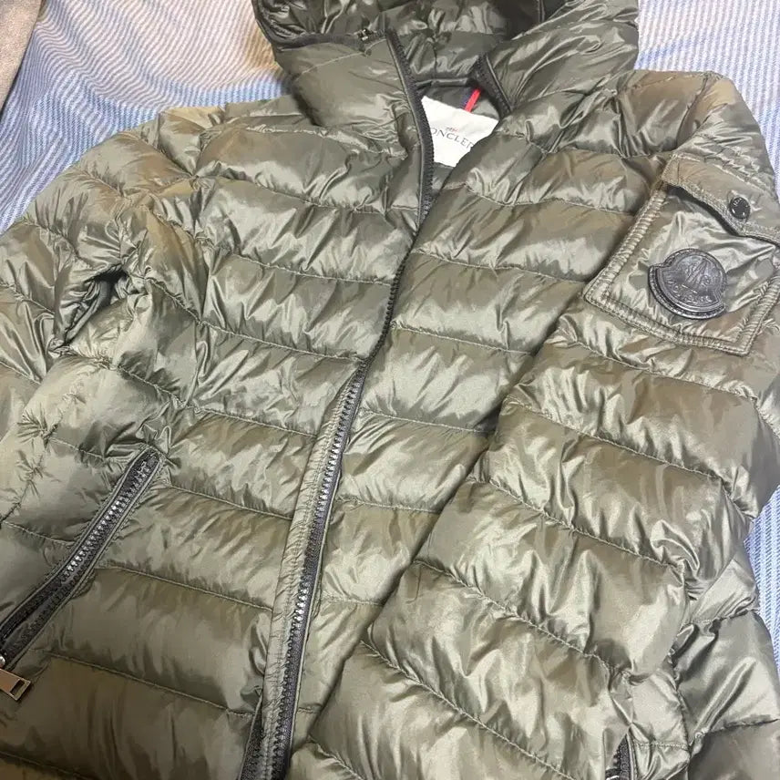 [BUNJANG] Moncler Women's Lightweight Padded Jacket Khaki / 몽클레어 여성용 경량 패딩 카키