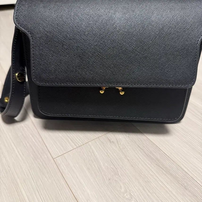 [BUNJANG] Marni Saffiano Leather Shoulder Bag Black / 마르니 사피아노 백 블랙