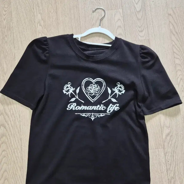 [BUNJANG] Black Romantic Life Short Sleeve T-Shirt / 블랙 로맨틱 라이프 반팔 티셔츠