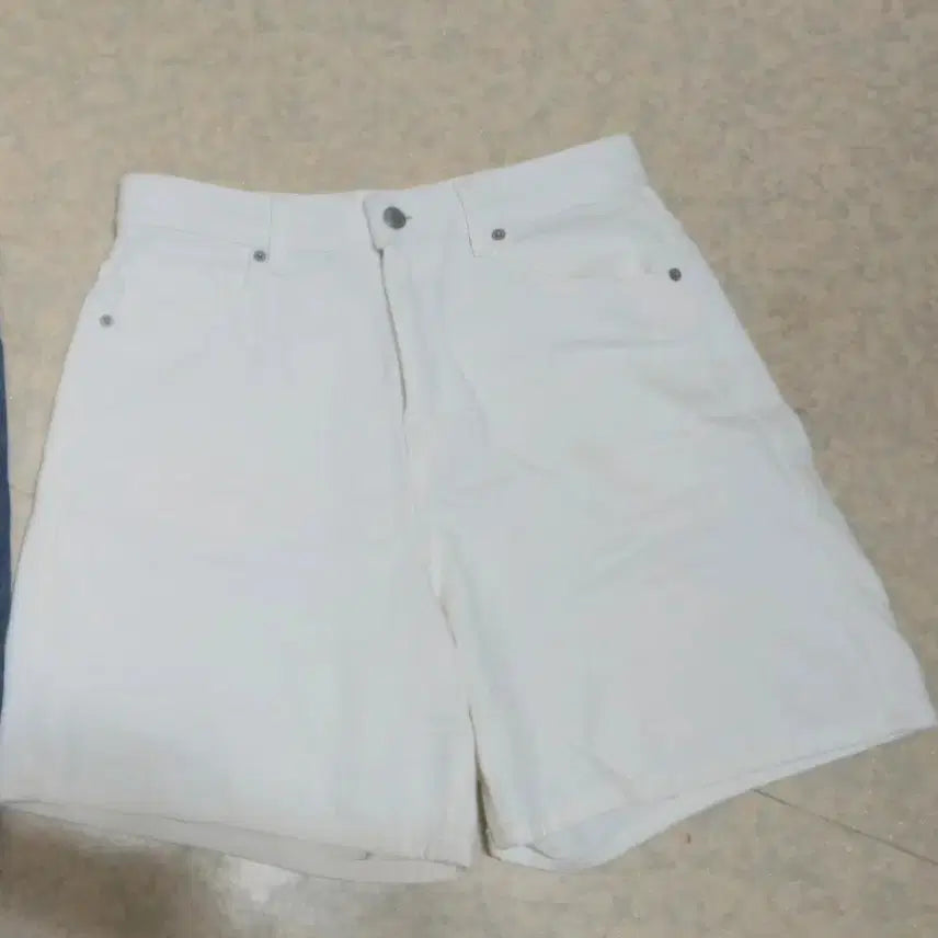 [BUNJANG] TOPTEN White Denim Shorts 5-Length / 탑텐 화이트 데님 반바지