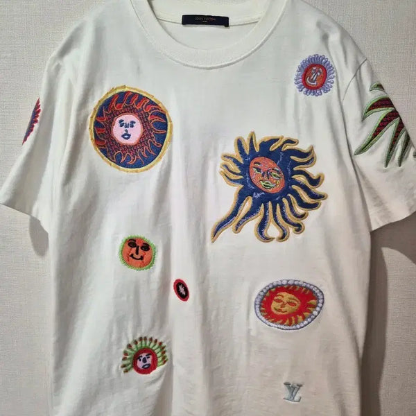 [BUNJANG] Louis Vuitton White Sun Patch T-Shirt / 루이비통 티셔츠 화이트 썬 패치