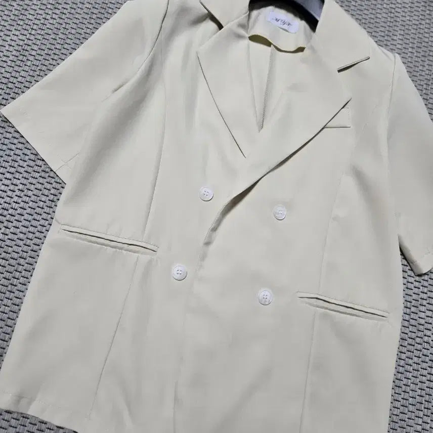 [BUNJANG] Ivory Short Sleeve Double Breasted Blazer / 반팔저블자켓