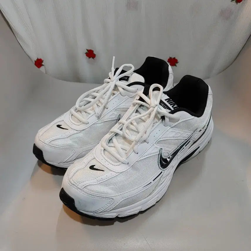 [BUNJANG] Nike Initiator White Black 290mm / 나이키 이니시에이터 화이트 블랙 290mm