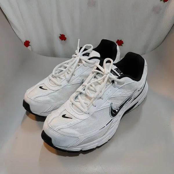 [BUNJANG] Nike Initiator White Black 290mm / 나이키 이니시에이터 화이트 블랙 290mm