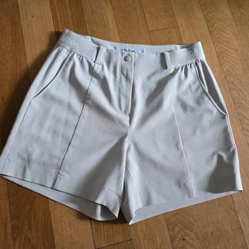 [BUNJANG] Malbon Women's Golf Shorts Beige / 말본 여성 골프 반바지 베이지