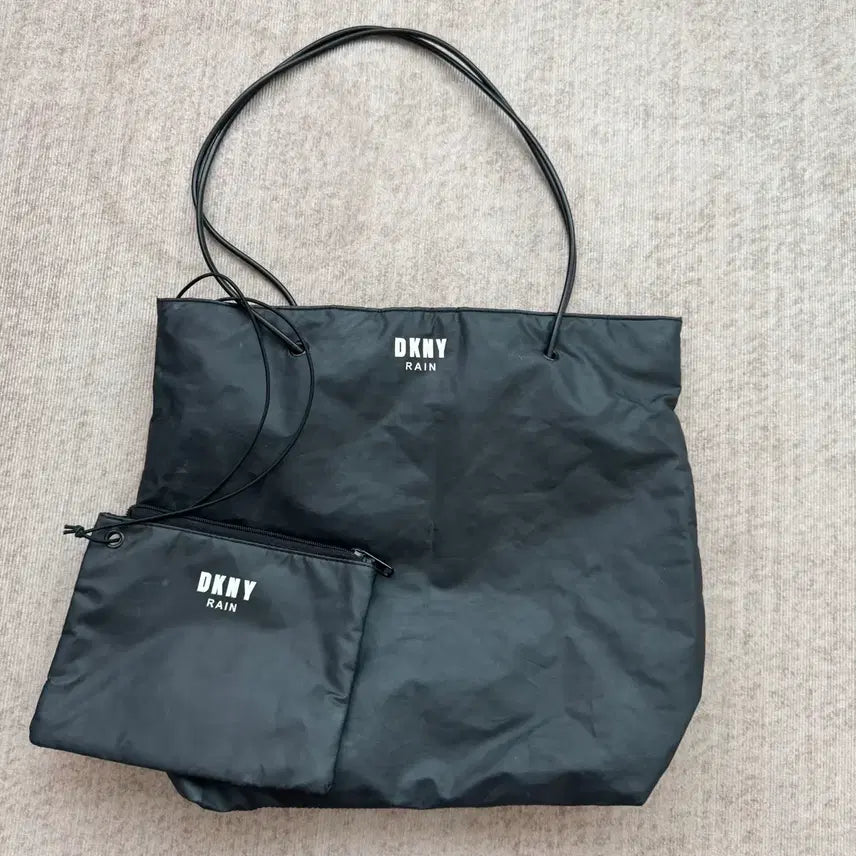 [BUNJANG] DKNY Rain Black Tote Bag with Pouch / DKNY 레인 블랙 토트백