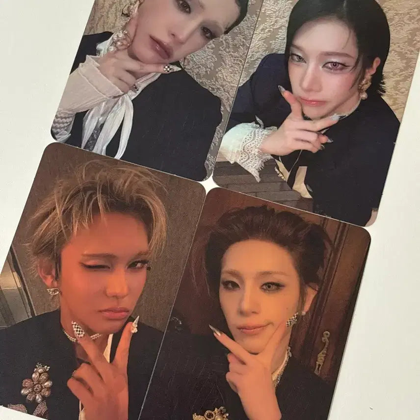 [BUNJANG] XLOV I,God Album Photocard Bundle Set / XLOV 엑스러브 I,God 앨범포카 4장 일괄