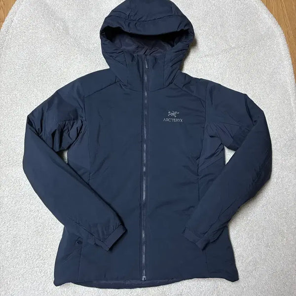 [BUNJANG] Arc'teryx Women's Atom AR Hoody Navy S / 아크테릭스 여성 아톰 ar 후디 네이비 s