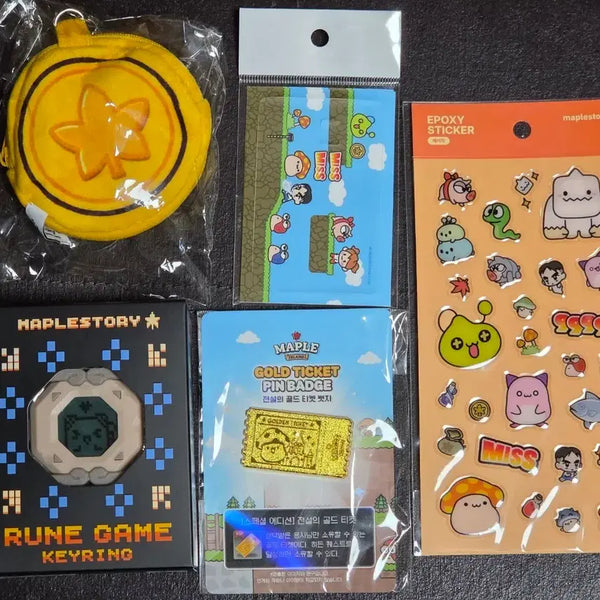 [BUNJANG] Lotte World Maple Keyring, Card Sticker, Badge Set / 롯데월드 메이플 팝업 키링 카드스티커 뱃지 등