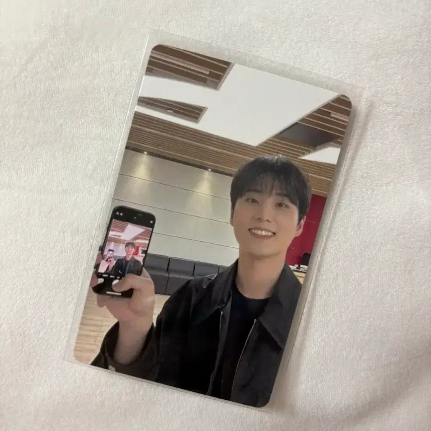 [BUNJANG] DAY6 Young K Forever Young Mirror Lucky Draw Photocard / 데이식스 영현 영케이 포에버영 거울 럭드 포카