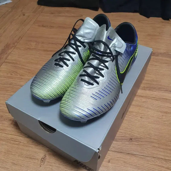 [BUNJANG] Nike Mercurial Vapor XI Neymar FG Soccer Cleats 250 / 나이키 머큐리얼 베이퍼 11 네이마르 FG 250