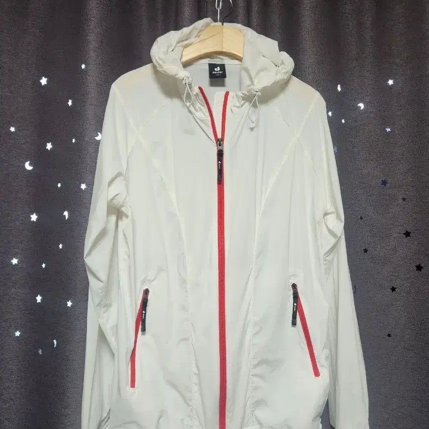 [BUNJANG] Deuter Ultra Lightweight Windbreaker Jacket White - Size 100 / 도이터 초경량 바람막이 자켓 화이트-100