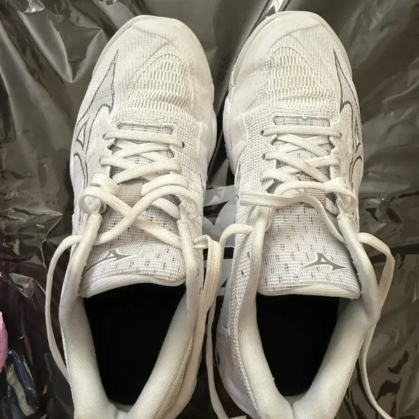 [BUNJANG] Mizuno Wave Lightning Elite Badminton Shoes White Silver / 미즈노 배드민턴화 웨이브 라이트닝 엘리트 화이트실버