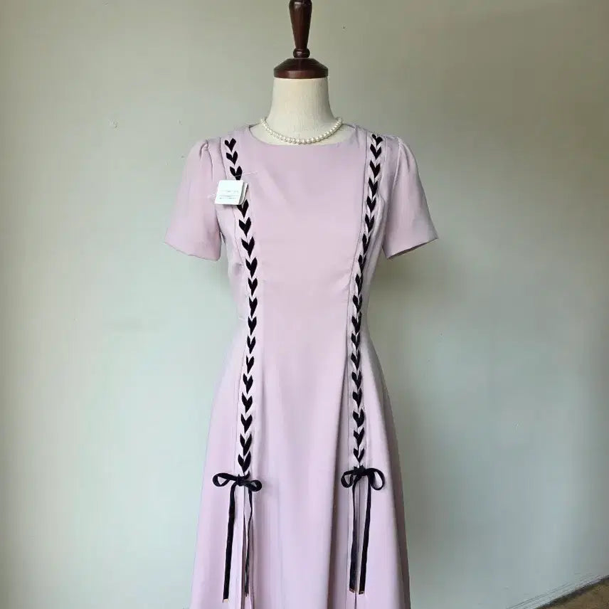 [BUNJANG] Velvet Strap Detail Feminine Dress / 미착용 새상품 벨벳 끈 포인트 원피스