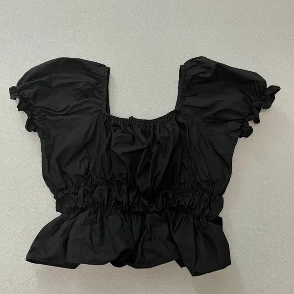 [BUNJANG] Frill Smocked Off-Shoulder Crop Blouse / 프릴 밴딩 크롭 블라우스 (오프숄더가능)