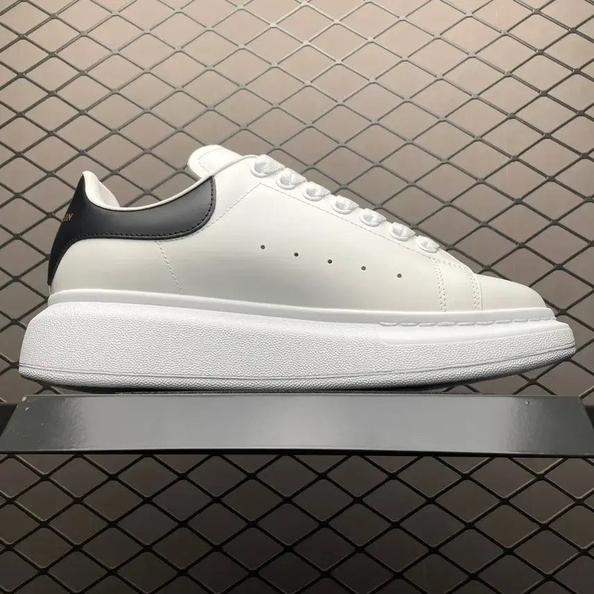 [BUNJANG] Alexander McQueen Oversized Low-Top Calfskin Sneakers / 알렉산더 맥퀸 스니커즈 / 오버사이즈 /소가죽 / 로탑 / 남성용255