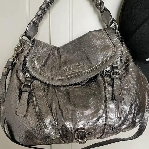 [BUNJANG] Guess Vintage Serpent Embossed Shoulder Bag / 게스 빈티지 실버 뱀피 숄더백