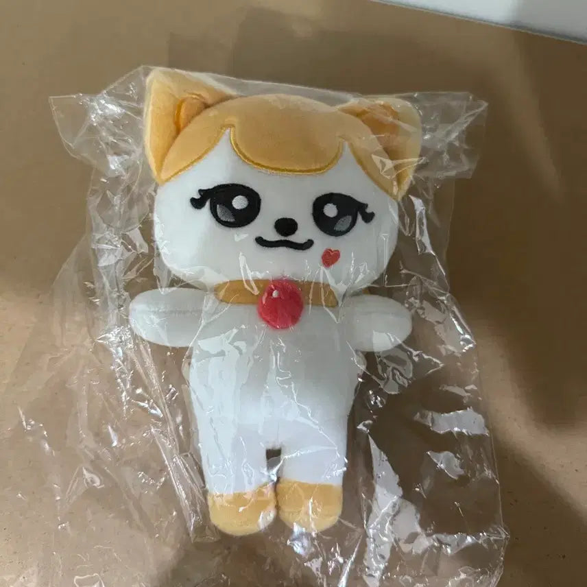 [BUNJANG] IVE MiniV Original Plush Keychain Liz / 미개봉 아이브 미니브 오리지널 플러시 키링 치즈 리즈
