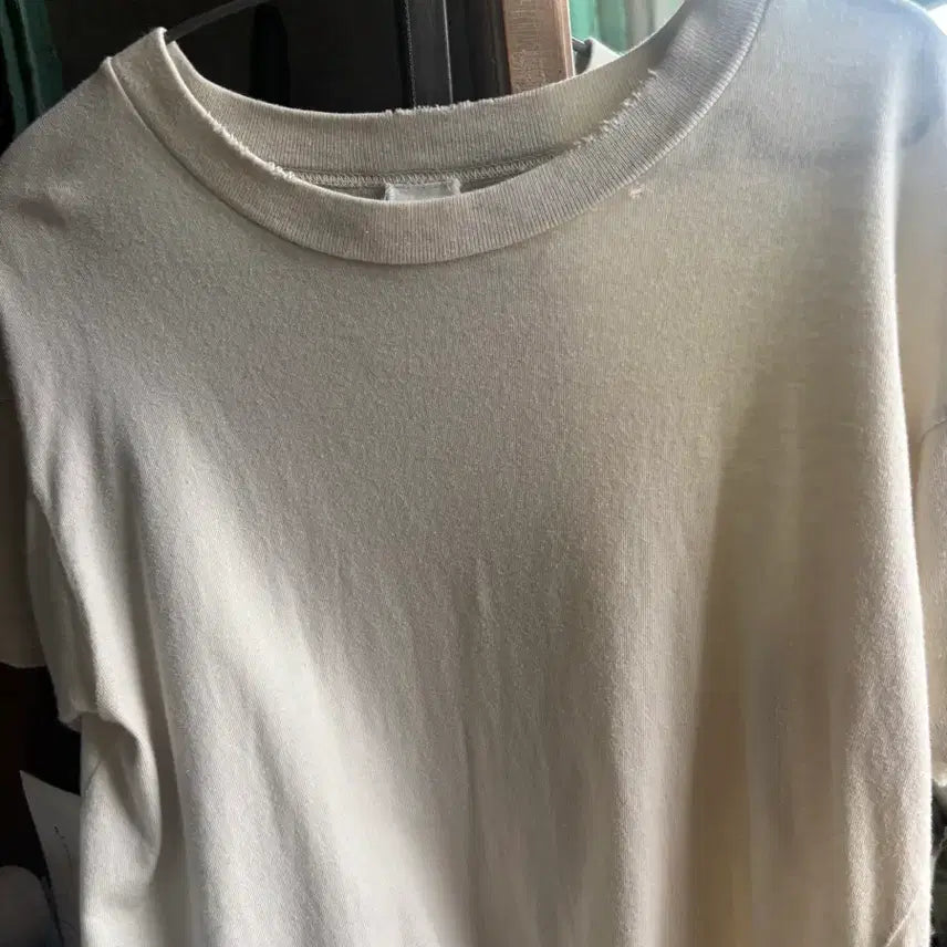 [BUNJANG] Maid One T-Shirt / 메이드 원 티셔츠